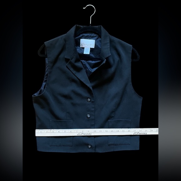 90’s MJ Carrol Black Crop Buttoned Vest - Picture 6 of 7